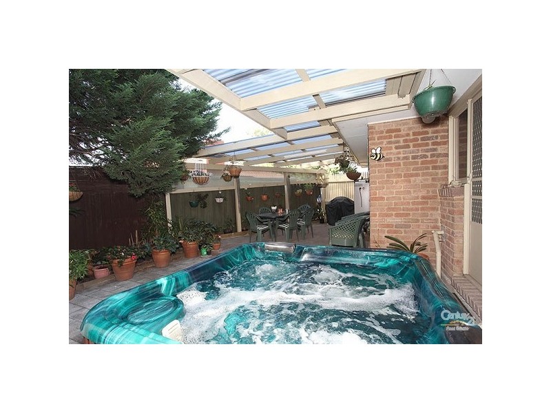 225 Hall Road, Skye VIC 3977