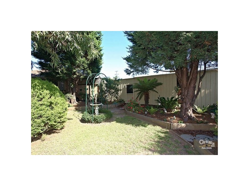 225 Hall Road, Skye VIC 3977