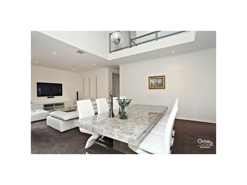 28 Quarterdeck Road, Sandhurst VIC 3977