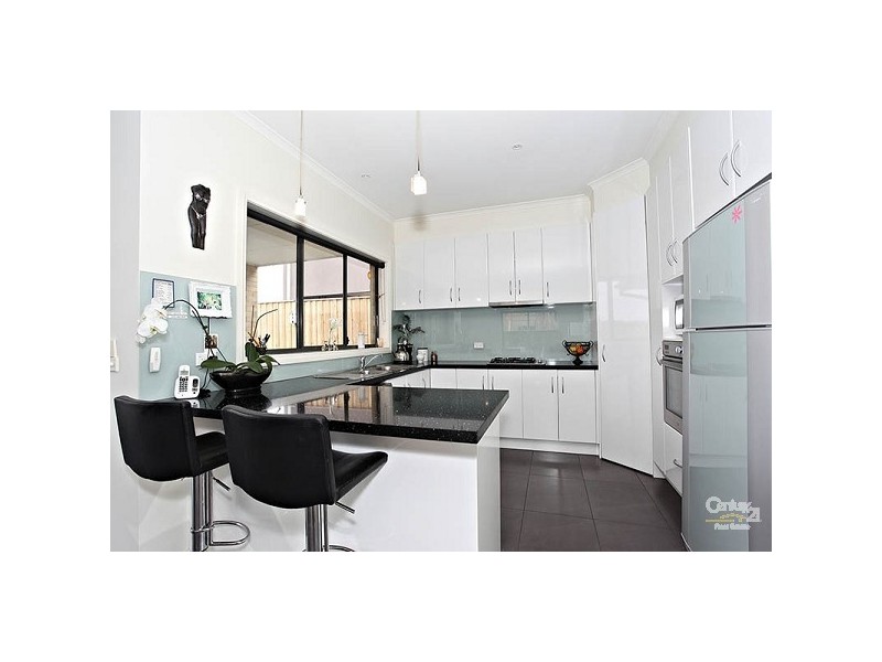 28 Quarterdeck Road, Sandhurst VIC 3977