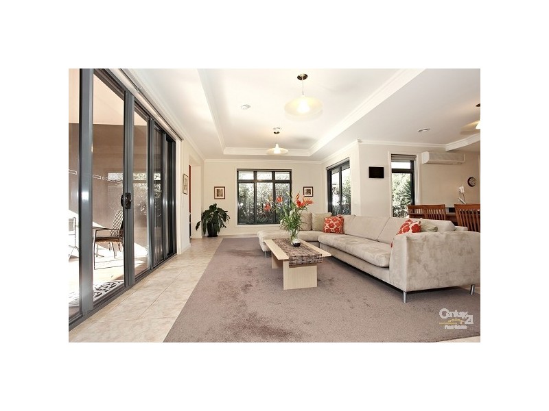 11 Cunningham Crescent, Sandhurst VIC 3977