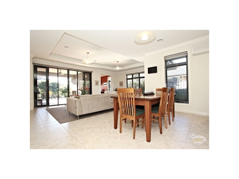 11 Cunningham Crescent, Sandhurst VIC 3977