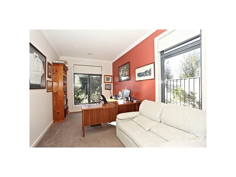 11 Cunningham Crescent, Sandhurst VIC 3977