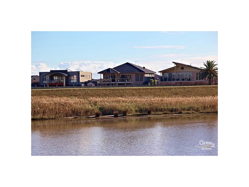 24 Riverside West, Patterson Lakes VIC 3197