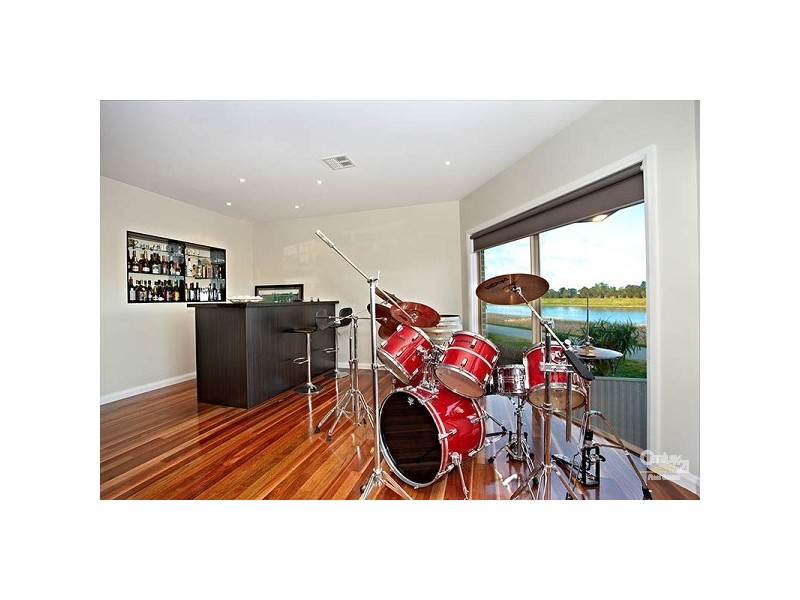 24 Riverside West, Patterson Lakes VIC 3197
