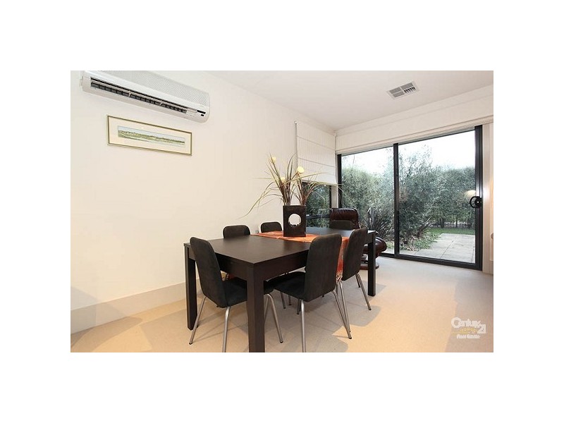 31 Barton Dve, Sandhurst VIC 3977