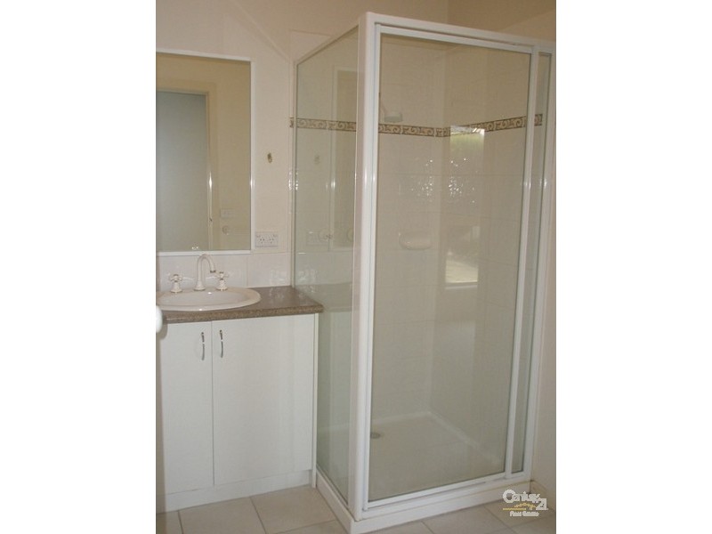 2/18 East Road, Seaford VIC 3198