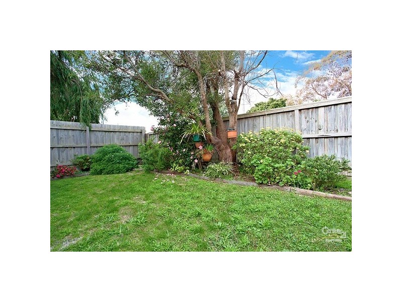 1/27 Swan Walk, Chelsea VIC 3196