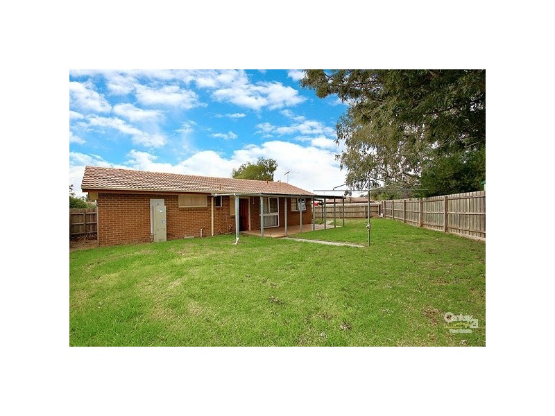 8 Adelong Court, Patterson Lakes VIC 3197