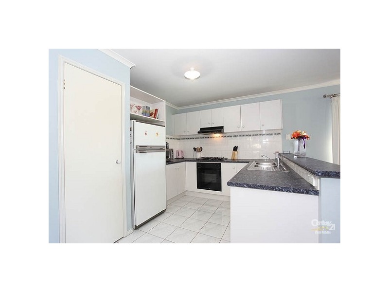 52 Scarborough Avenue, Cranbourne West VIC 3977