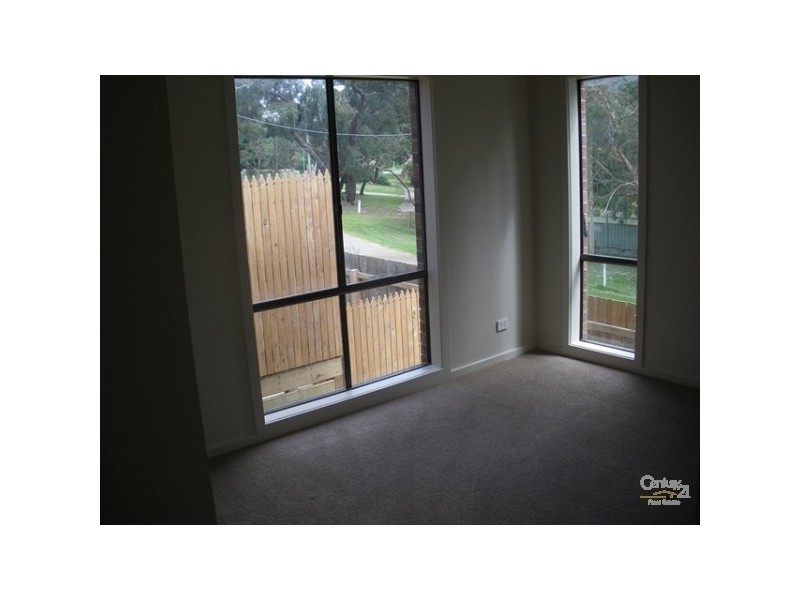 3/5 Serra Close, Langwarrin VIC 3910