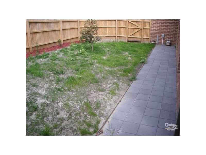 3/5 Serra Close, Langwarrin VIC 3910