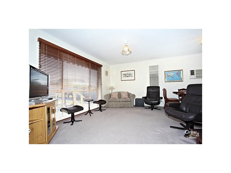 2/11 Myola Street, Carrum VIC 3197