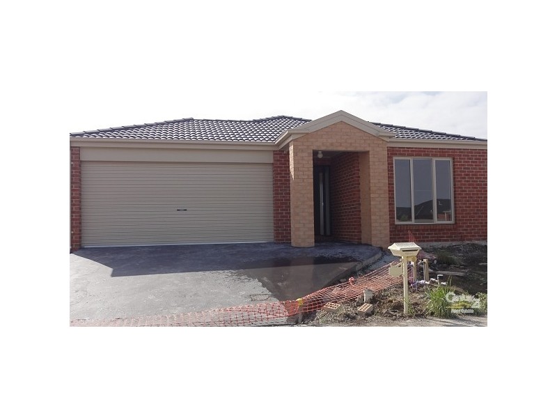 1 Tankard Drive, Cranbourne East VIC 3977