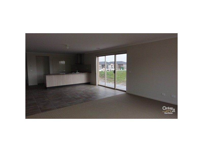 1 Tankard Drive, Cranbourne East VIC 3977