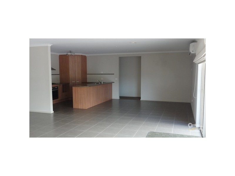 16 Kingsford Smith Court, Sandhurst VIC 3977