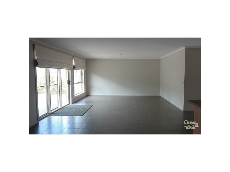 16 Kingsford Smith Court, Sandhurst VIC 3977