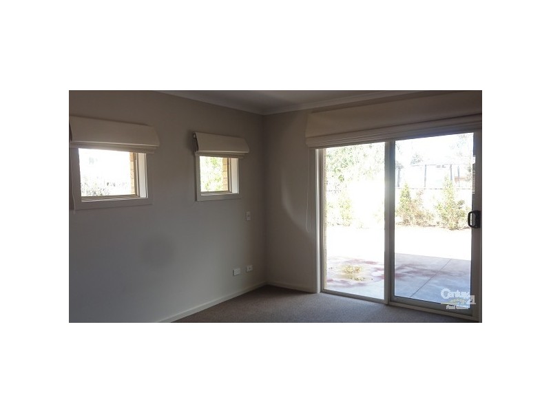 16 Kingsford Smith Court, Sandhurst VIC 3977