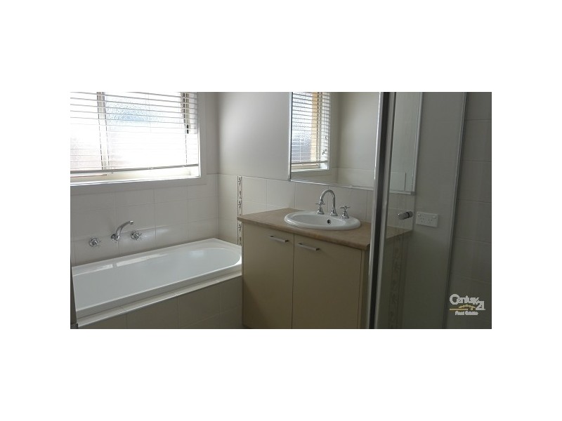 16 Kingsford Smith Court, Sandhurst VIC 3977