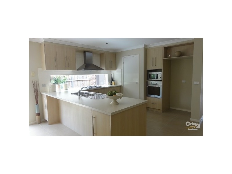 4 Peledora Place, Lyndhurst VIC 3975