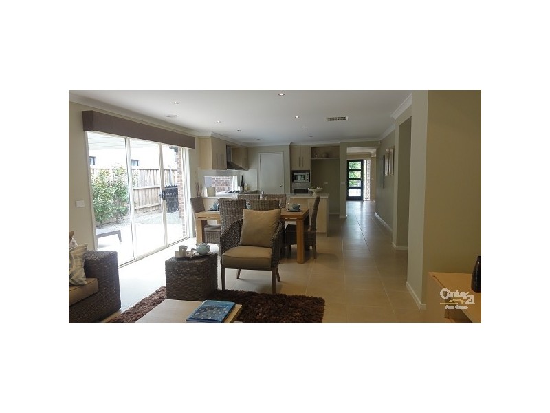 4 Peledora Place, Lyndhurst VIC 3975