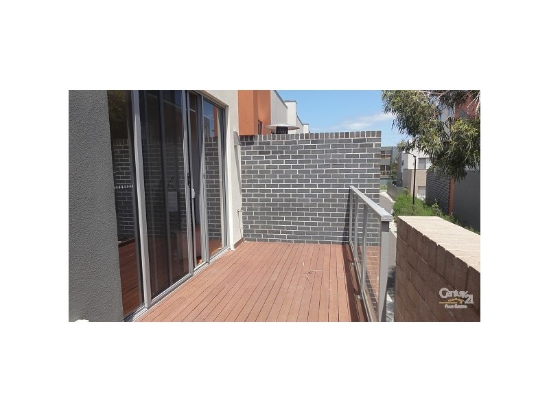 18 Silverbank Grove, Mentone VIC 3194