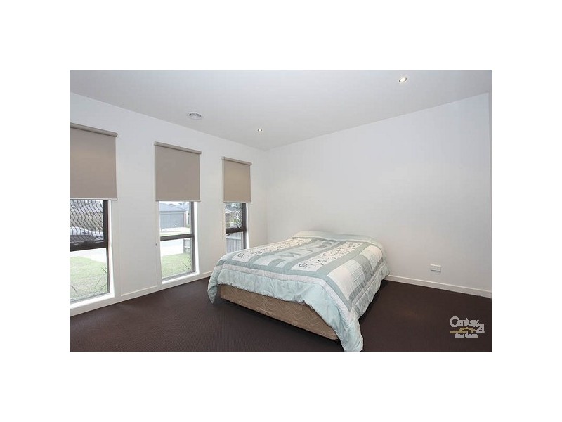 11 Mina Court, Carrum Downs VIC 3201