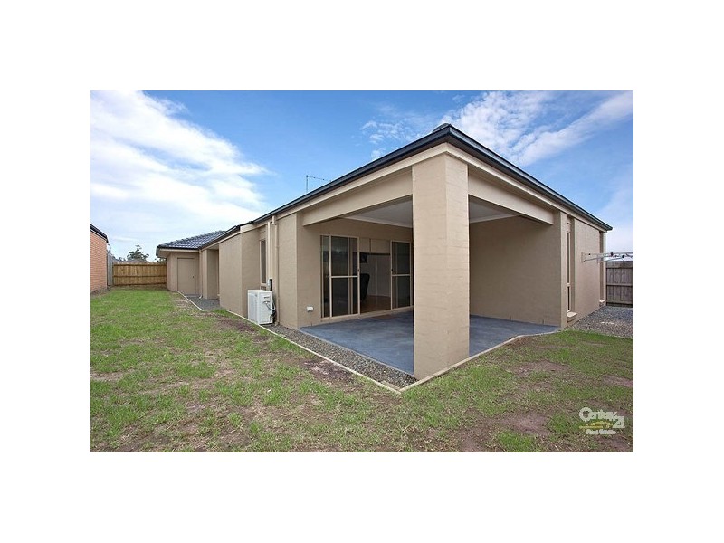 11 Mina Court, Carrum Downs VIC 3201