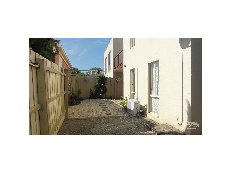 5a Daniel Close, Patterson Lakes VIC 3197