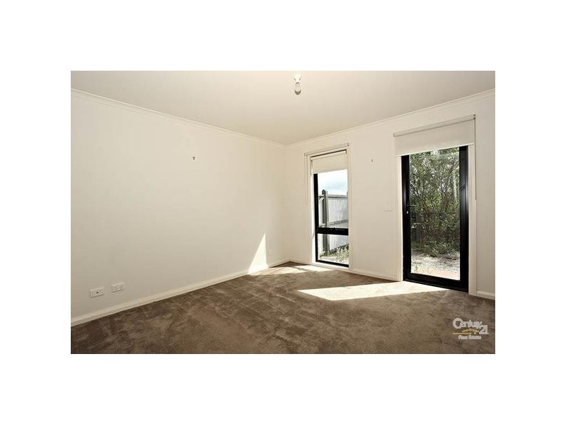 2/84 Nepean Hwy, Seaford VIC 3198