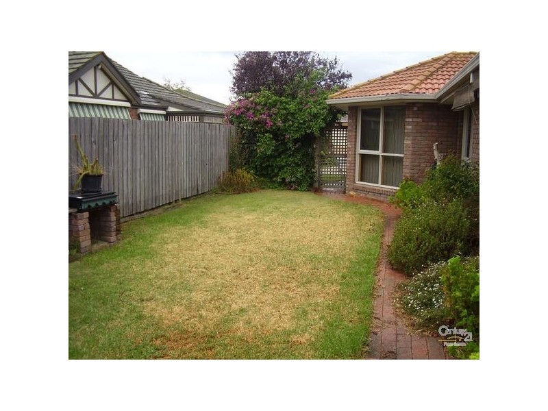 8 Cunningham Close, Aspendale Gardens VIC 3195