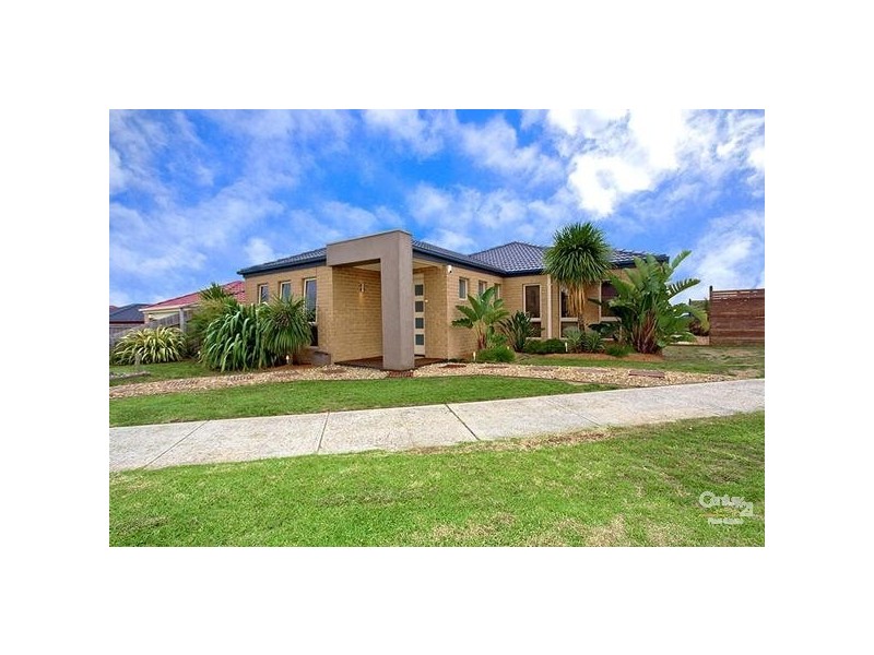 25 Diamond Parade, Skye VIC 3977