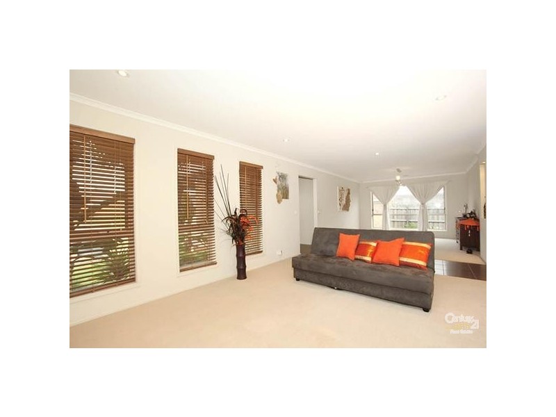 25 Diamond Parade, Skye VIC 3977