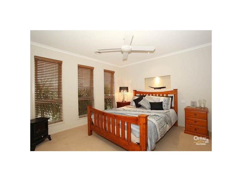 25 Diamond Parade, Skye VIC 3977