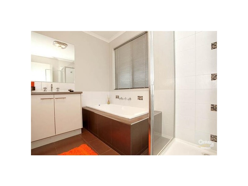 25 Diamond Parade, Skye VIC 3977