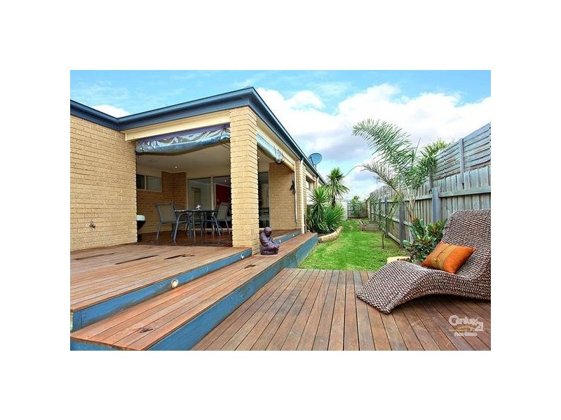 25 Diamond Parade, Skye VIC 3977