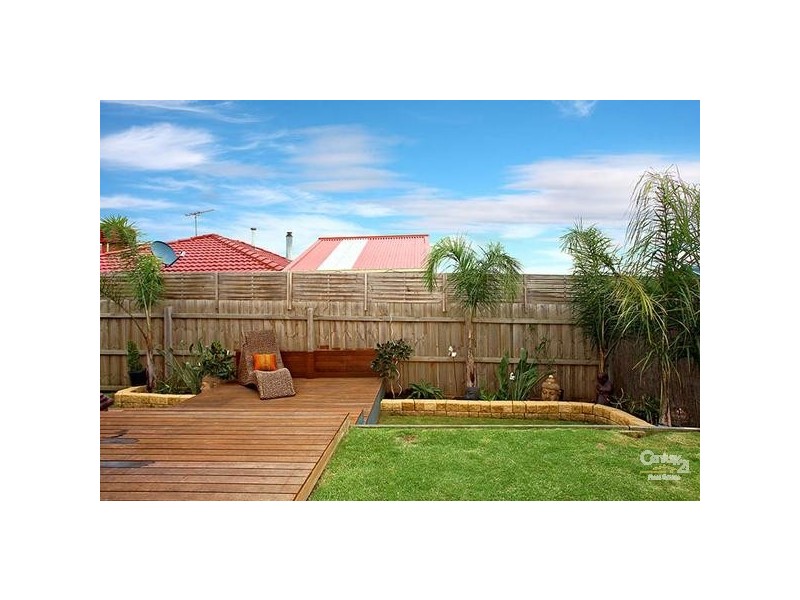 25 Diamond Parade, Skye VIC 3977