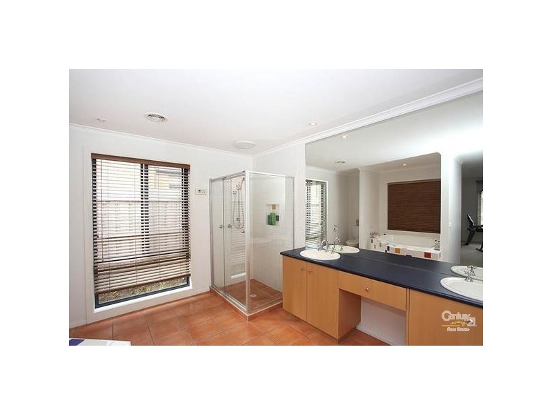 10 Webster Drive, Patterson Lakes VIC 3197