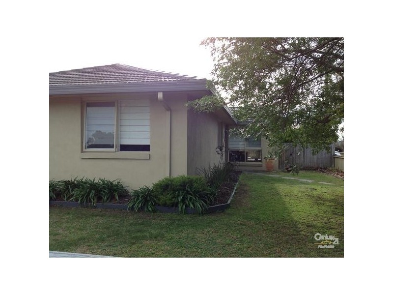 9 Clovelly Parade, Seaford VIC 3198