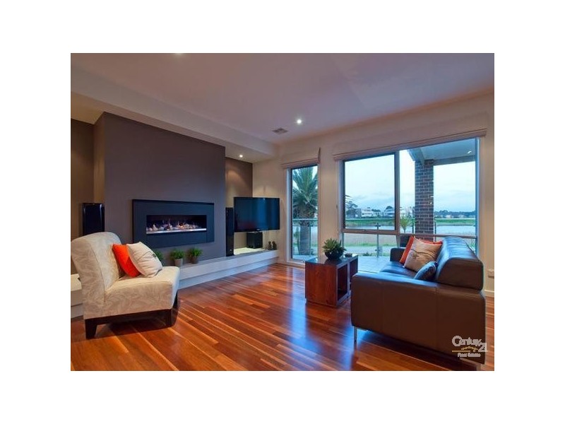 28 Riverside West, Patterson Lakes VIC 3197