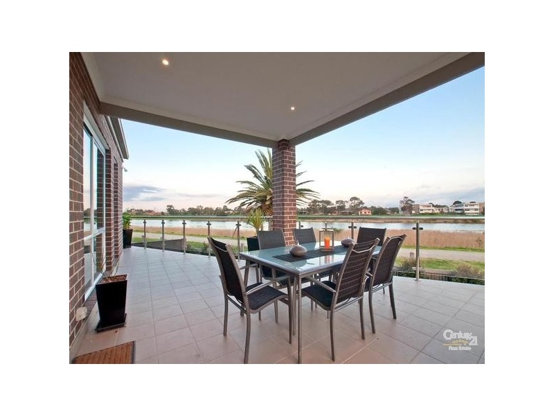 28 Riverside West, Patterson Lakes VIC 3197