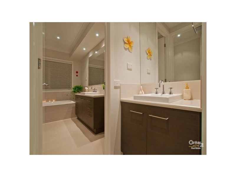 28 Riverside West, Patterson Lakes VIC 3197