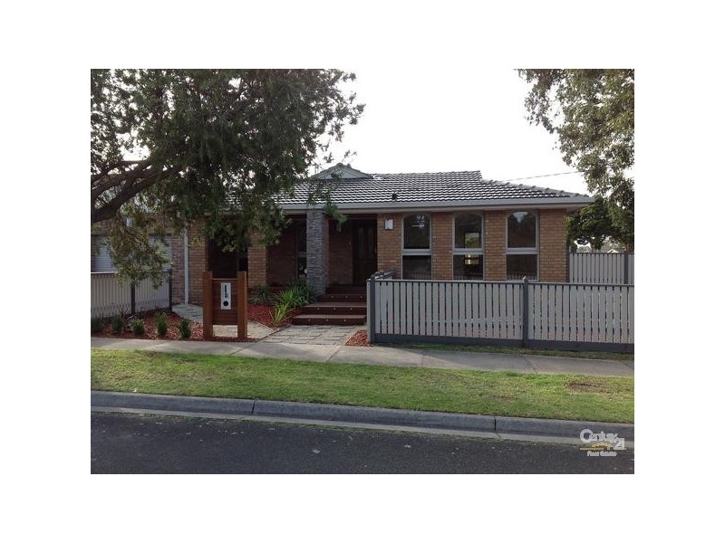 2 Holroyd Street, Seaford VIC 3198