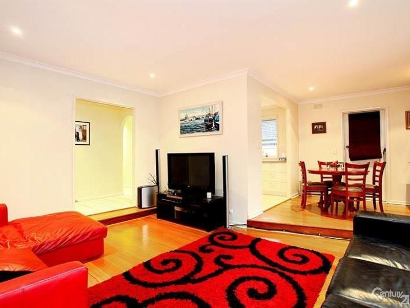 18 Elisdon Drive, Seaford VIC 3198