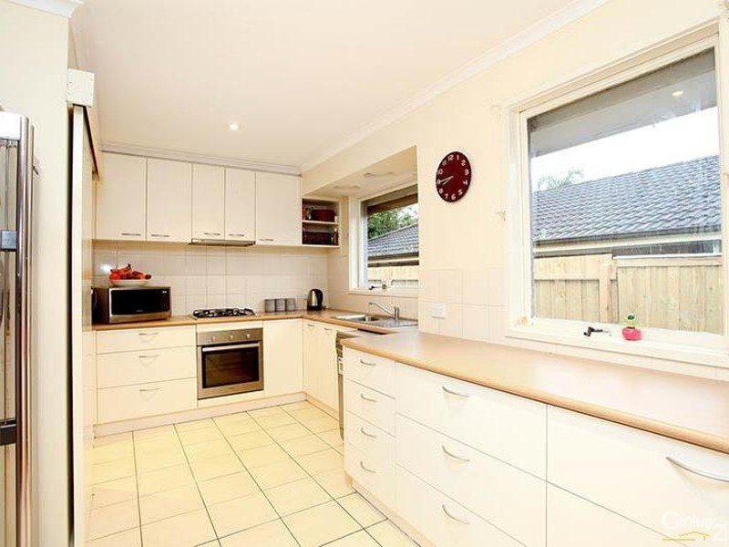 18 Elisdon Drive, Seaford VIC 3198