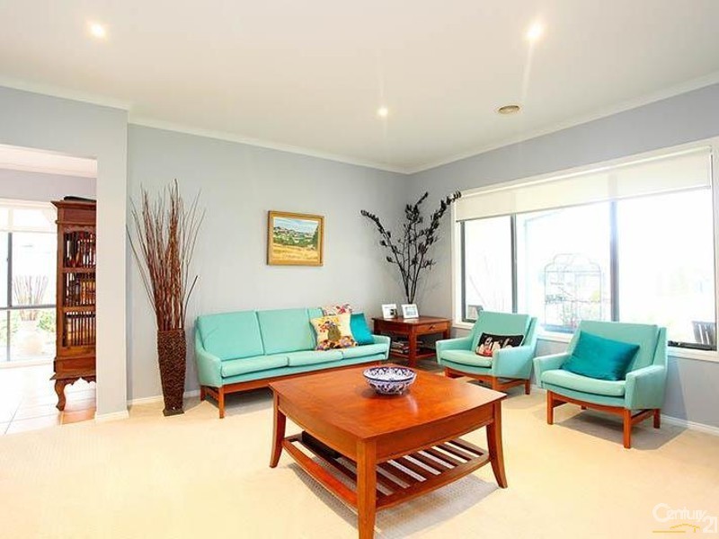 6 Flynn Terrace, Sandhurst VIC 3977