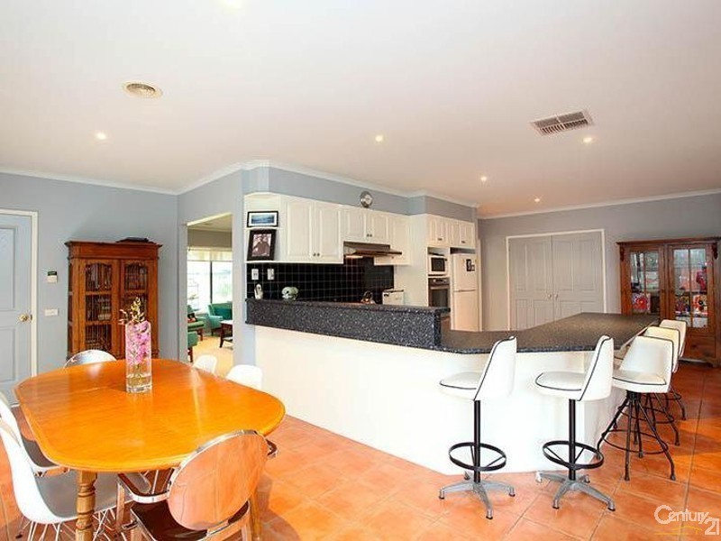 6 Flynn Terrace, Sandhurst VIC 3977