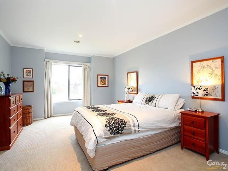 6 Flynn Terrace, Sandhurst VIC 3977