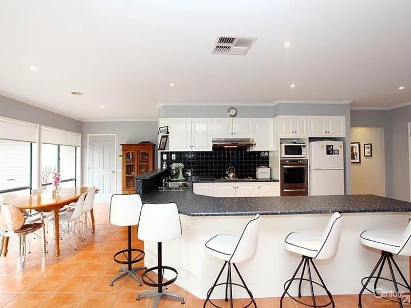 6 Flynn Terrace, Sandhurst VIC 3977