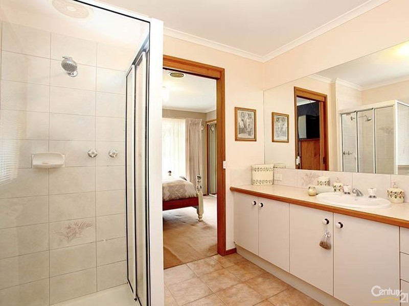 9 Carole Court, Aspendale Gardens VIC 3195